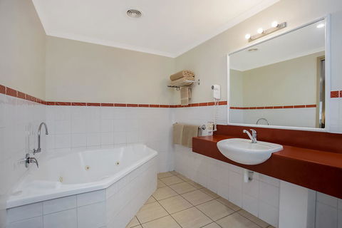 Comfort Inn Warrnambool International - Your Accommodation 11