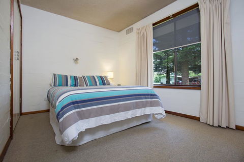 Eastern Beach Holiday Units - Your Accommodation 5