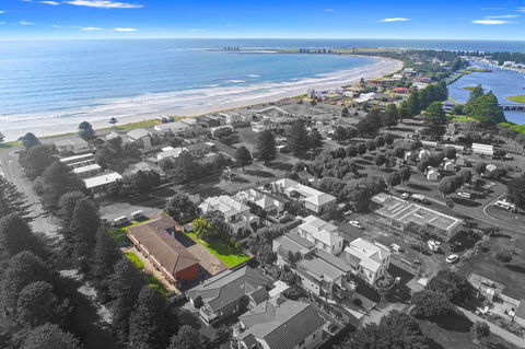 Eastern Beach Holiday Units - Your Accommodation 7