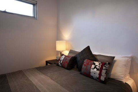 Battery Cove Beach Front Apartment - Your Accommodation 13