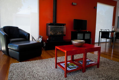 Battery Cove Beach Front Apartment - Your Accommodation 10