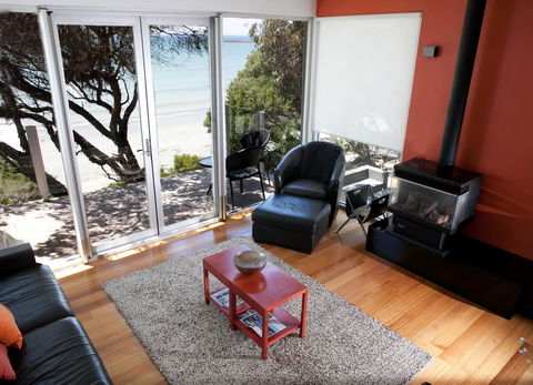 Battery Cove Beach Front Apartment - Your Accommodation 11
