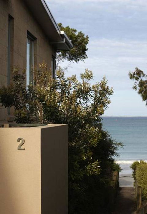 Battery Cove Beach Front Apartment - Your Accommodation 17