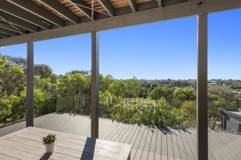 Beachside House - Your Accommodation 21