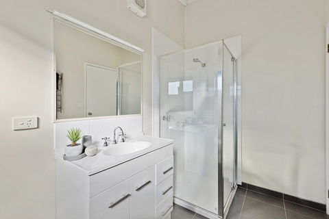 Beachside House - Your Accommodation 19