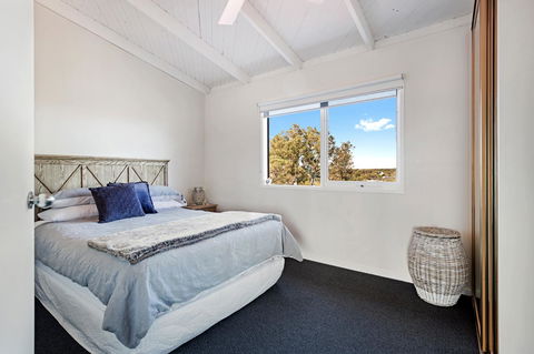 Beachside House - Your Accommodation 13