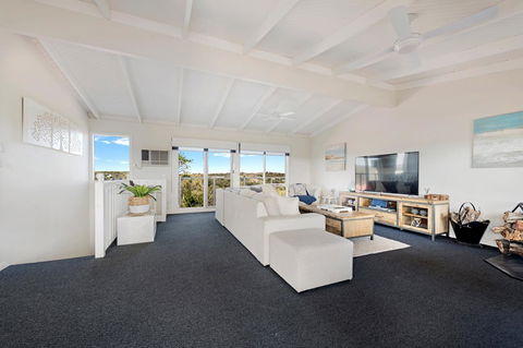 Beachside House - Your Accommodation 1
