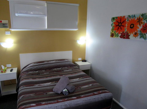 The Highlander Motel - 24HR Check In - Your Accommodation 14