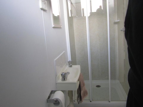 The Highlander Motel - 24HR Check In - Your Accommodation 28