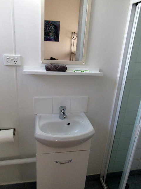 The Highlander Motel - 24HR Check In - Your Accommodation 20