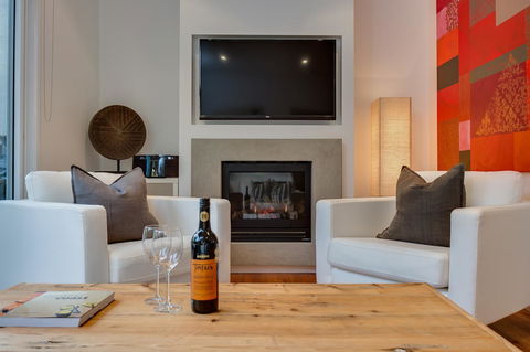 Capella Villa No. 4 - Stunning Luxury Decor Inside And Out - Your Accommodation 2