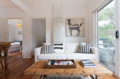 Capella Villa No. 4 - Stunning Luxury Decor Inside And Out - Your Accommodation 3