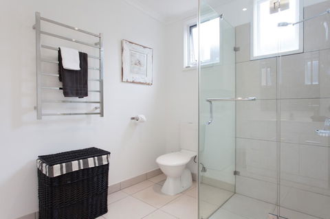 Capella Villa No. 4 - Stunning Luxury Decor Inside And Out - Your Accommodation 11