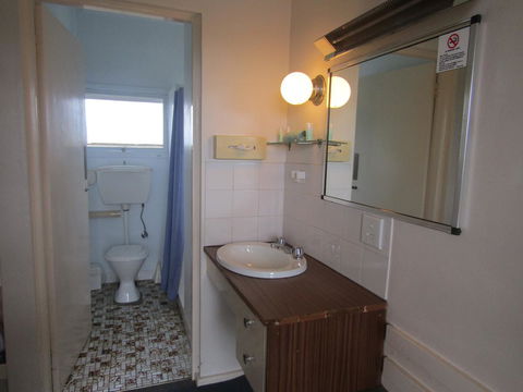 Twin City Motor Inn - Your Accommodation 13