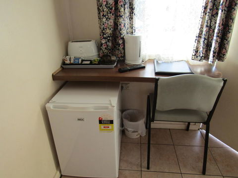 Twin City Motor Inn - Your Accommodation 10