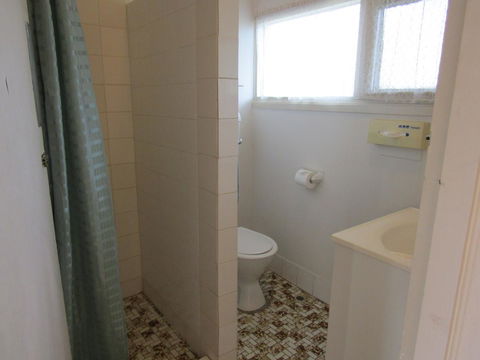 Twin City Motor Inn - Your Accommodation 11