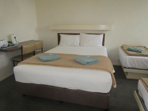 Twin City Motor Inn - Your Accommodation 2