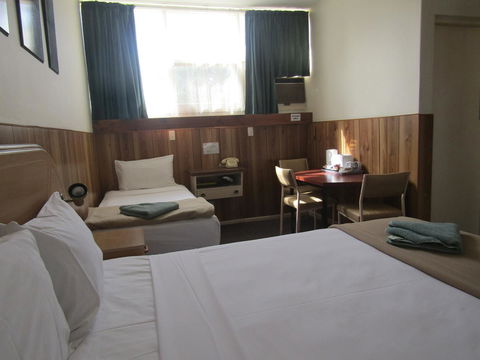 Twin City Motor Inn - Your Accommodation 30