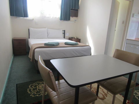 Twin City Motor Inn - Your Accommodation 16