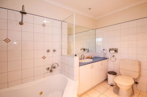 Torquay Tropicana Motel - Your Accommodation 16