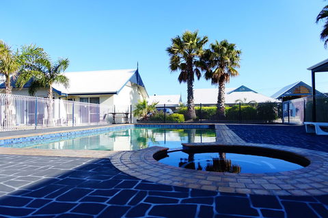 Torquay Tropicana Motel - Your Accommodation 12