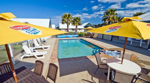 Torquay Tropicana Motel - Your Accommodation 1