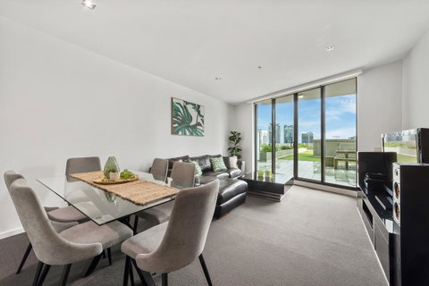 Signature Waterfront Apartments - Your Accommodation 29