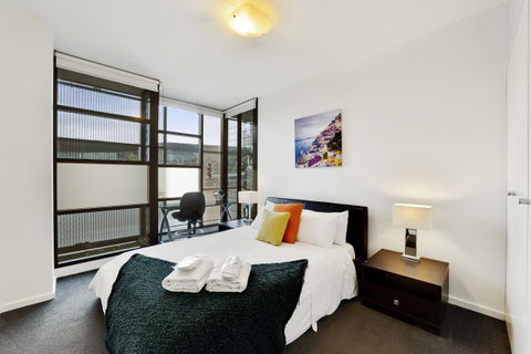 Signature Waterfront Apartments - Your Accommodation 3