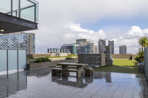 Signature Waterfront Apartments - Your Accommodation 36