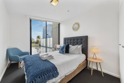 Signature Waterfront Apartments - Your Accommodation 30