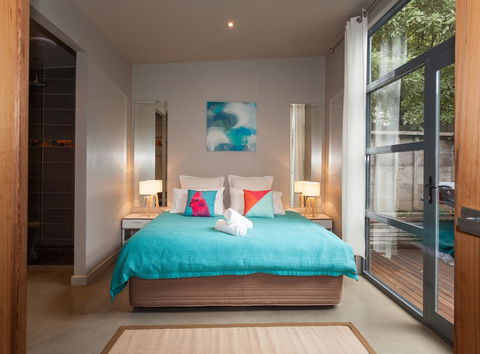 The Love Shack - Romantic Bungalow - Your Accommodation 9