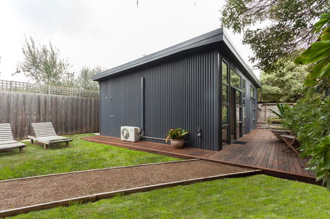 The Love Shack - Romantic Bungalow - Your Accommodation 12