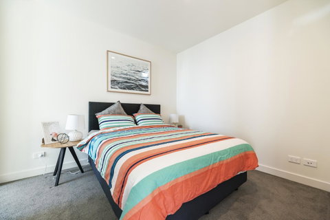 Ocean View/South-bank Premium Location 2 Bedroom Apartments - Your Accommodation 9