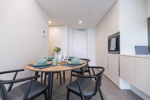 Ocean View/South-bank Premium Location 2 Bedroom Apartments - Your Accommodation 3