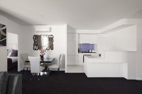 The Sebel Melbourne Docklands Hotel - Your Accommodation 11