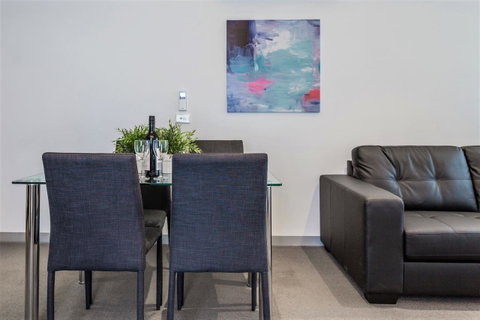 Royal Stays Apartments Melbourne- Southbank - Your Accommodation 14