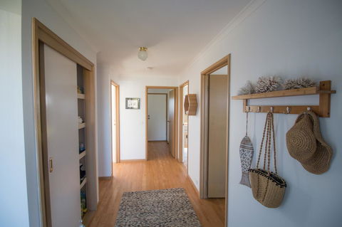 Sunsets On Martyrs Luxury Coastal Beach House Peterborough - Your Accommodation 19