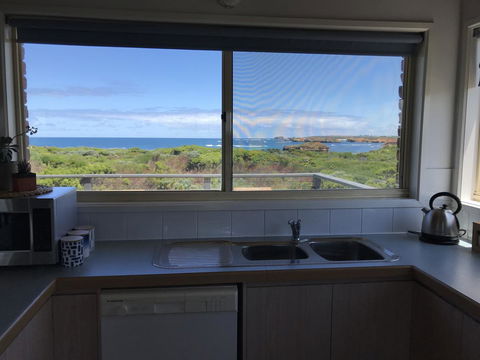 Sunsets On Martyrs Luxury Coastal Beach House Peterborough - Your Accommodation 7