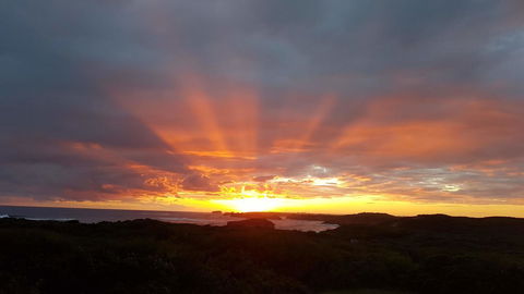 Sunsets On Martyrs Luxury Coastal Beach House Peterborough - Your Accommodation 25