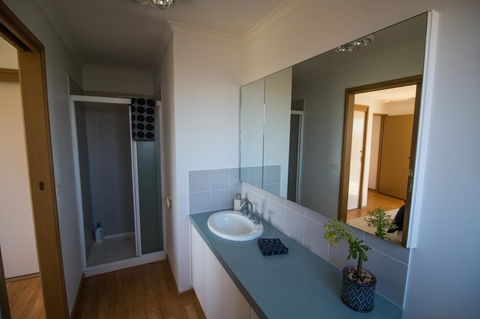 Sunsets On Martyrs Luxury Coastal Beach House Peterborough - Your Accommodation 18