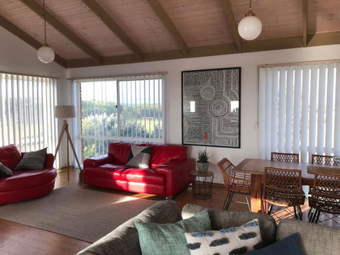 Sunsets On Martyrs Luxury Coastal Beach House Peterborough - Your Accommodation 11