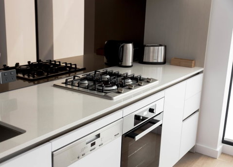 Pars Apartments - Collins Wharf Waterfront, Docklands - Your Accommodation 24