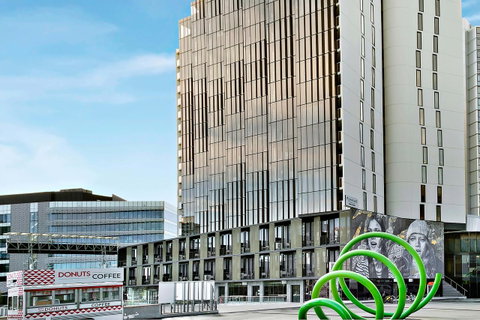 Peppers Docklands - Your Accommodation 1