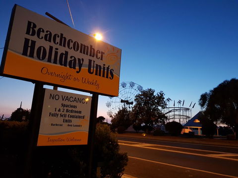 Beachcomber Holiday Units - Your Accommodation 7