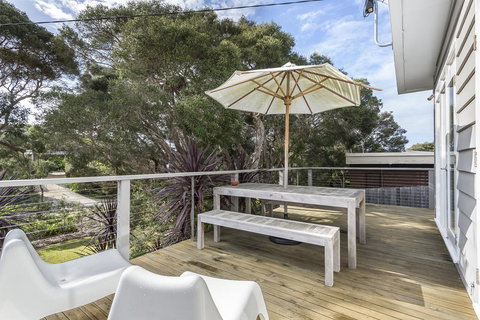 Sunset On Scott - Relax In Tranquility & Style - Your Accommodation 4