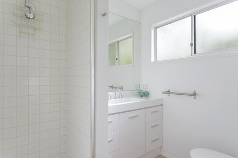 Sunset On Scott - Relax In Tranquility & Style - Your Accommodation 14