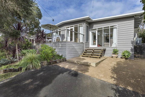 Sunset On Scott - Relax In Tranquility & Style - Your Accommodation 0