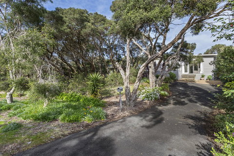 Sunset On Scott - Relax In Tranquility & Style - Your Accommodation 2