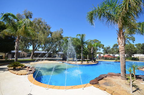 Tasman Holiday Parks - Merool On The Murray - Your Accommodation 9