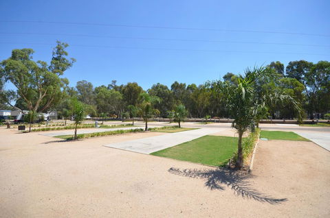 Tasman Holiday Parks - Merool On The Murray - Your Accommodation 8